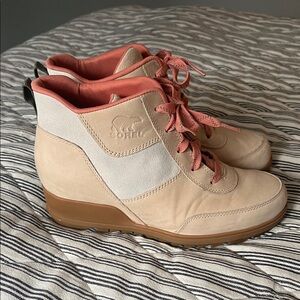 Sorel Women's Tan and Coral Wedge Booties